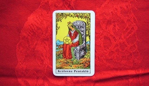 KR�LOVNA PENTAKLU (VODA ZEM� - KOZOROH) KR�L PENTAKLU (VZDUCH ZEM� - B�K)