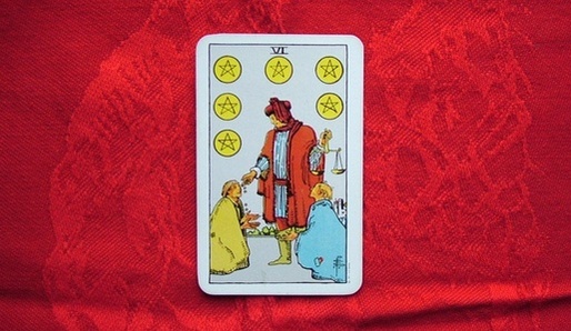PENTAKLOV� �ESTKA (Luna v B�ku) - Tarot