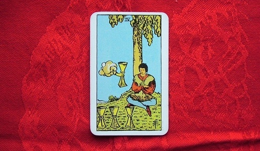 KALICHOV� �TY�KA (LUNA V RAKU) - Tarot