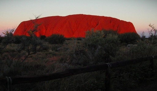 Australsk� posv�tn� krajiny Uluru